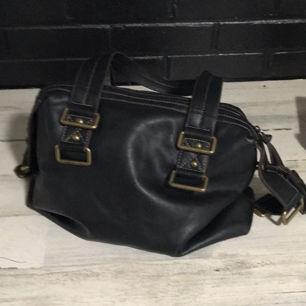Nine West dark brown leather handbag with back zipper & inside zipper & pockets